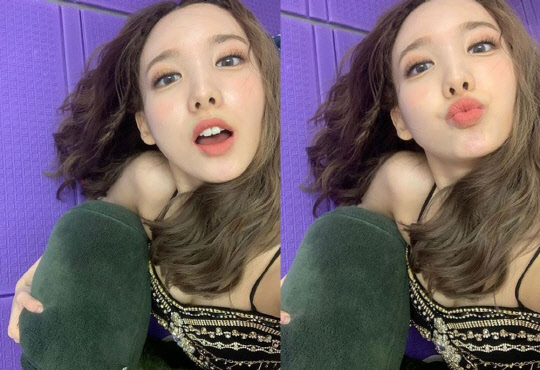 나연 토끼이빨(사진=트와이스 공식 인스타그램 캡처)